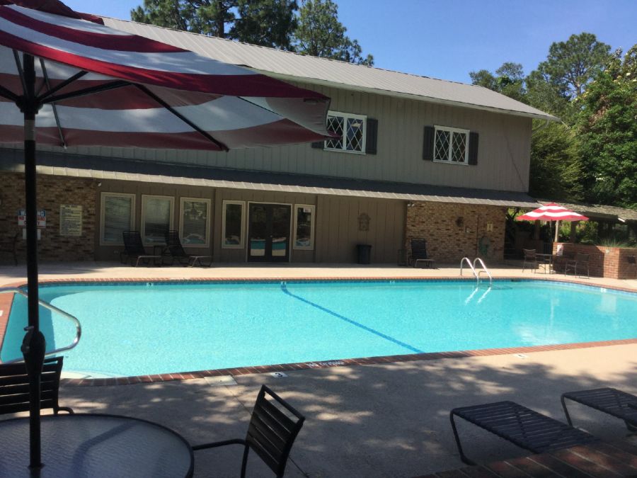 The swimming pool at the Pine Needles Lodge and Golf Club in Southern Pines, North Carolina, affectionately dubbed “my plane” by Peggy Kirk Bell. Photograph courtesy of Bonnie McGowan.